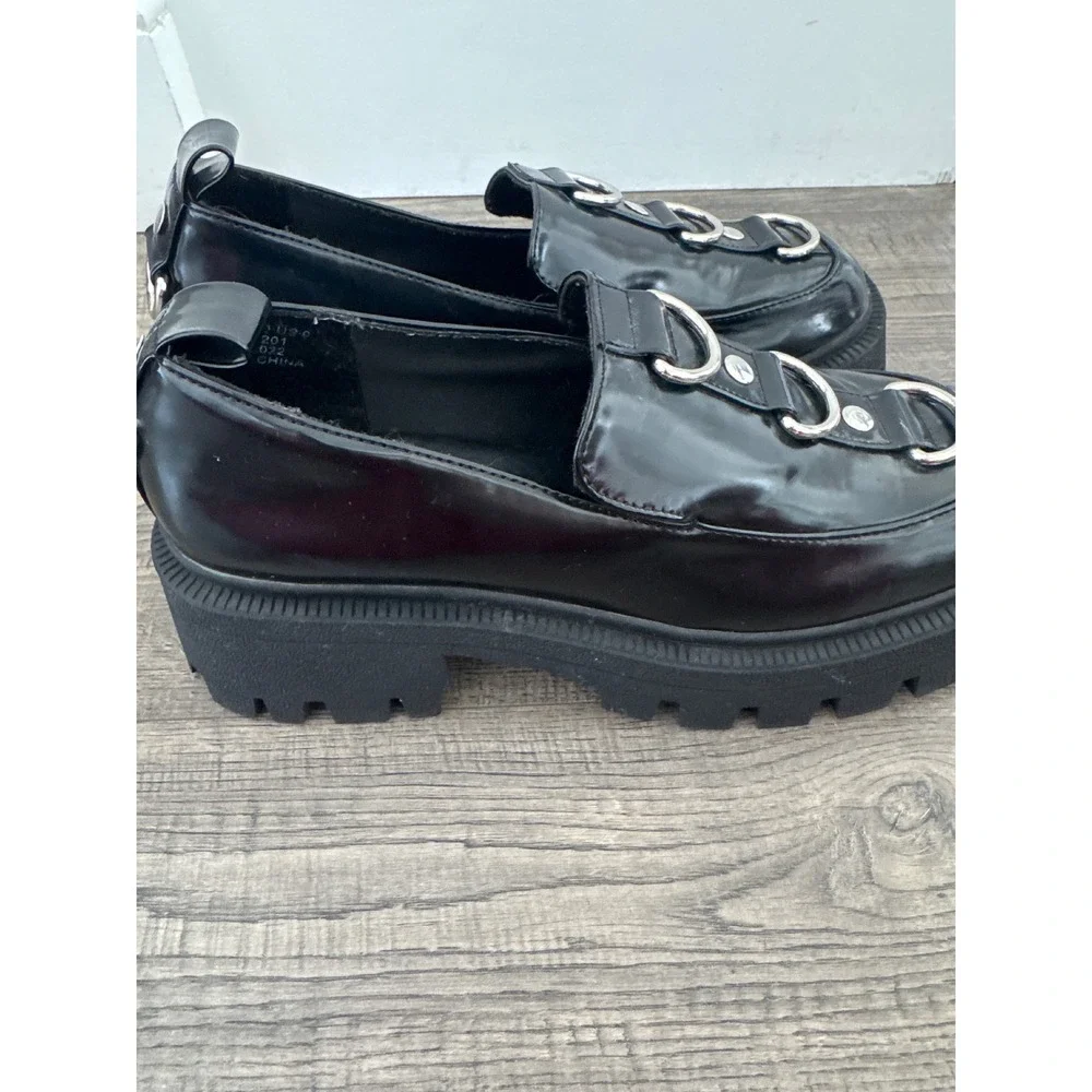 ASOS DESIGN Womens Black Chunky D-Ring Lug Sole Loafers Square Toe Size 7